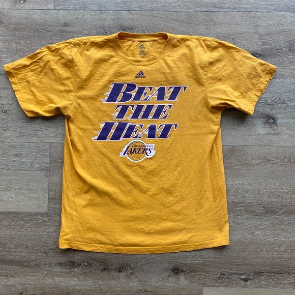 Adidas NBA Lakers Shirt Large Official “BEAT THE HEAT” - Picture 1 of 9